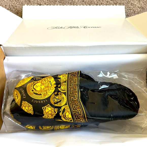 ‼️🔥Versace Mule Slippers🔥‼️ - Picture 4 of 7
